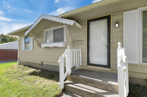 2013 Elmsford St, Springfield, OH 45506-3309