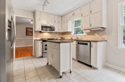 100 Bent Arrow Dr, Stockbridge GA  30281-4839 exterior