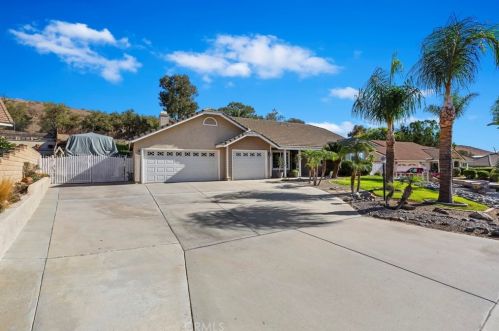6615 Brenton St, Riverside, CA 92509-1613