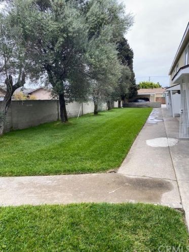 210 Newhope St, Santa Ana, CA 92703-3183