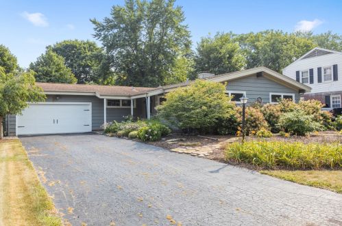 2052 Marston Ln, Homewood, IL 60422-1332