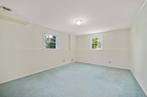 26 Cambridge Dr, Greenwich CT  06831-4134 exterior