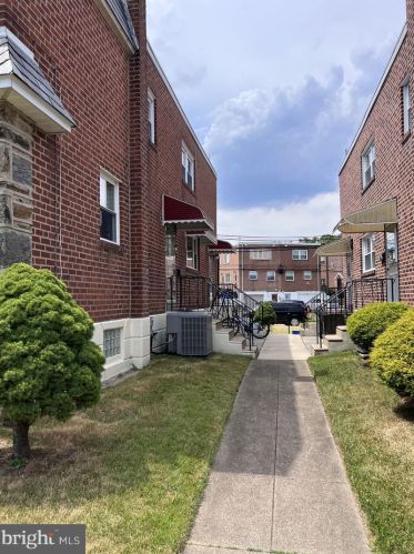 7438 Brous Ave, Philadelphia, PA 19152-4404