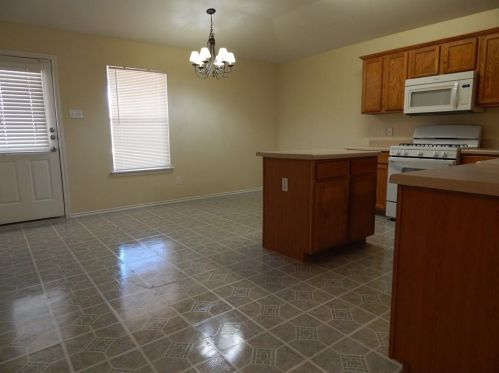 118 Star Of Texas Dr, Uhland TX  78640-5290 exterior