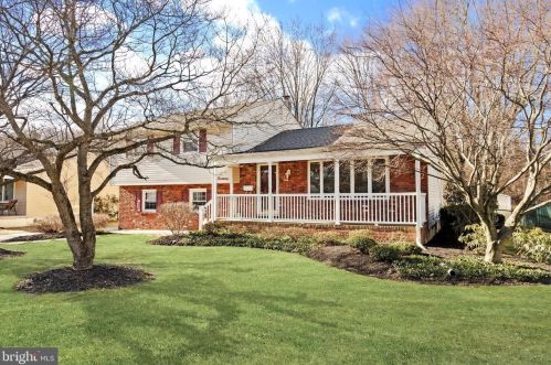 14 Black Pine Dr, Trenton, NJ 08610-1306