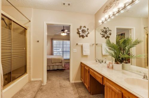 301 Chapman St, Cedar Hill TX 75104-4941 exterior