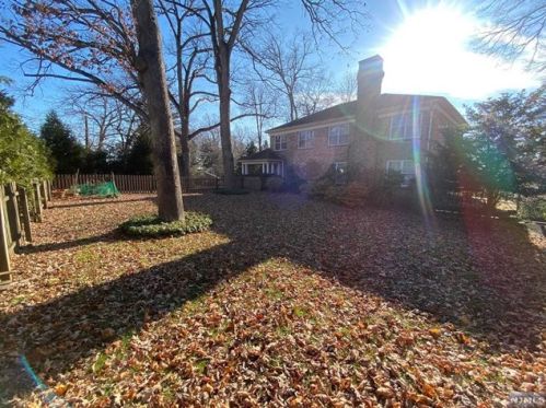 4 Clinton Ave, Ridgewood, NJ 07450-3603