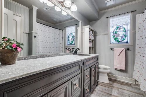 2433 Coachlight Ln, Conroe TX  exterior