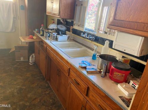 4713 B St, Oxnard, CA 93033-7017