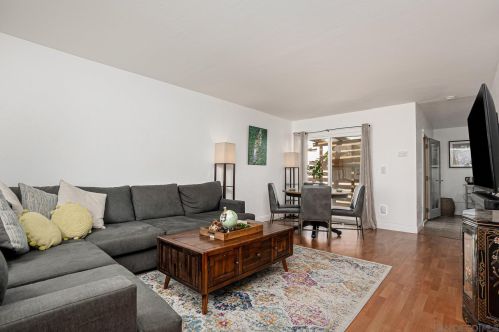 5522 Caminito Katerina, San Diego, CA 92111-3008