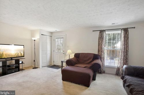 3200 Tapestry Cir, Burtonsville, MD 20866-2063