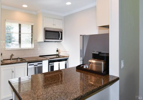 660 Cottage Dr, Fairfield CA  94558-1212 exterior