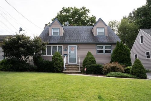 62 Rose St, Edison, NJ 08817-3568
