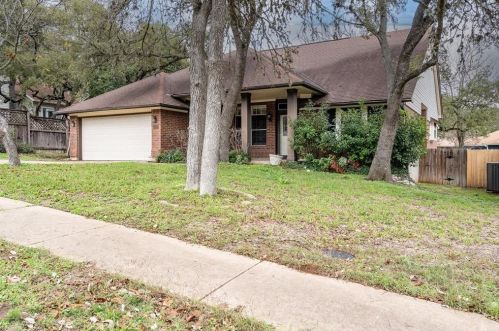 6004 Brown Rock Trl, Austin TX  78749-3300 exterior