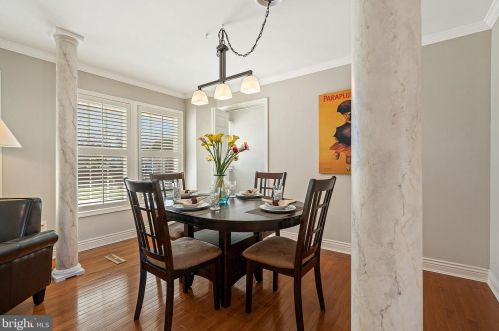 8017 Ellet Rd, Springfield VA  22151-1921 exterior