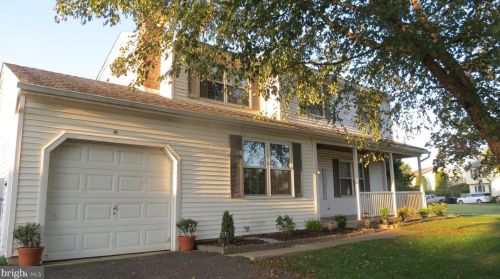 49 Nashua Dr, Erial, NJ 08081-3041