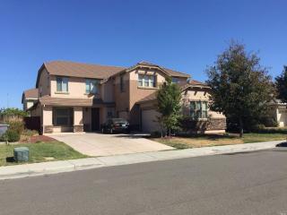 179 Mount Adams Cir, Vacaville, CA 95688-9468