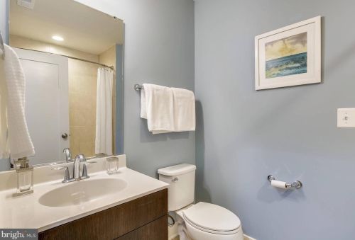 642 Ellsworth Dr, Silver Spring MD 20910-4301 exterior