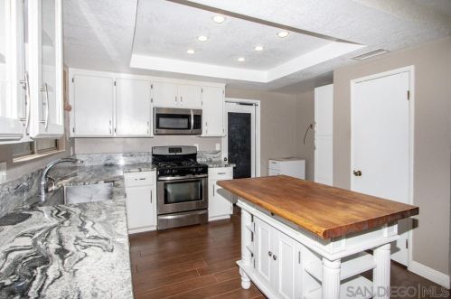 807 Palomino Dr, San Marcos, CA 92069-2161