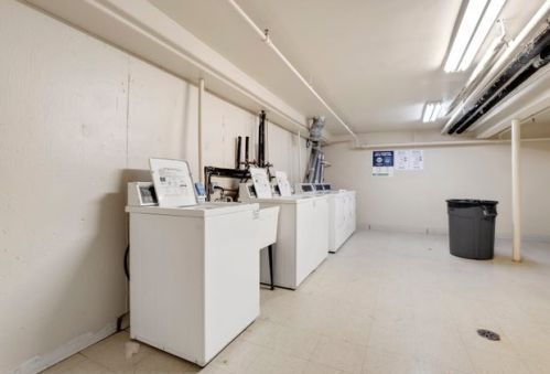 10 Kingery Quarter, Willowbrook IL  60527-7213 exterior