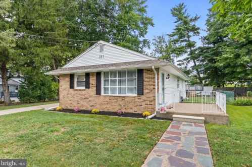 301 Oakland Ave, Gloucester, NJ 08031-2709