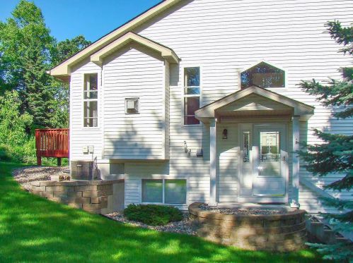 8439 143rd St, Saint Paul, MN 55124-3703