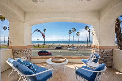 1610 Pacific Coast Hwy, Huntington Beach CA  92648-4434 exterior