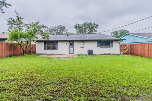 3604 Arnold Dr, Fort Worth TX  76140-2702 exterior