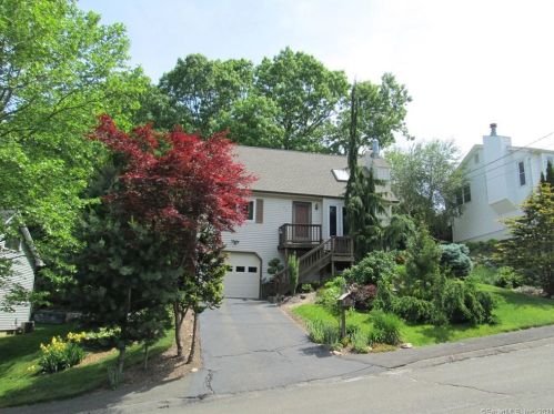 56 Kara Dr, Waterbury, CT 06704-1570