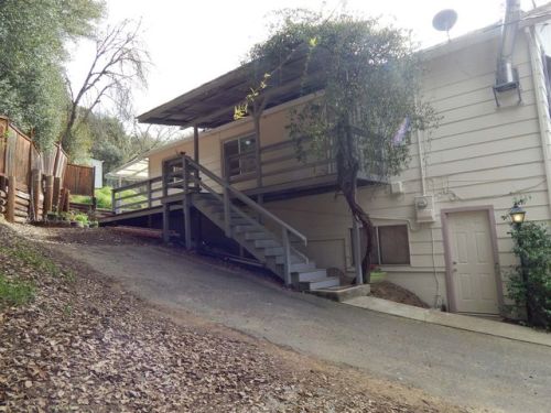 3351 Old River Rd, Ukiah, CA 95482-9629