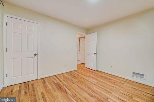 7203 Hadlow Dr, Springfield VA  22152-3529 exterior