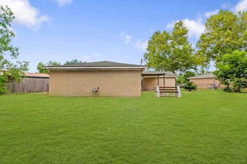 521 Gardenia St, Angleton TX 77515-4865 exterior