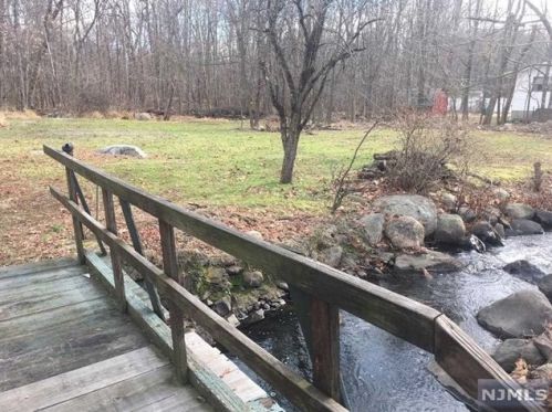 1040 High Mountain Rd, Paterson NJ  07508-2967 exterior