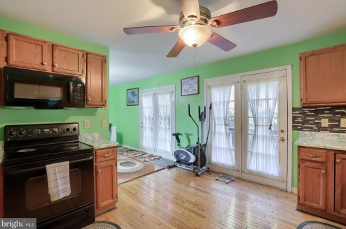 10 Townsend Ct, Lancaster PA  17603-6799 exterior