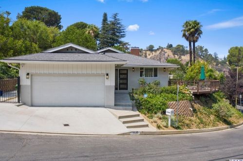 14880 Jadestone Dr, Van Nuys, CA 91403-4505