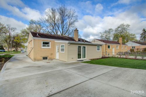 662 Clarendon Ave, Arlington Hts IL  60004-4902 exterior