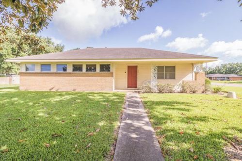 606 16th St, Crowley LA  70526-2722 exterior