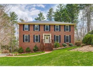 11 Windsong Dr, Fairview, NC 28730-9700