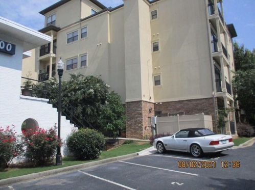 2230 Cheshire Bridge Rd, Atlanta GA  30324-5706 exterior