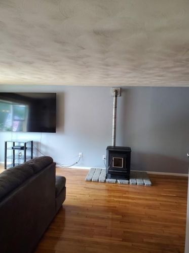 84 Sunnyside Dr, Warwick, RI 02889-4409