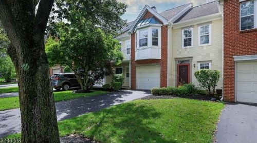 905 Stech Dr, Bridgewater, NJ 08807-5501