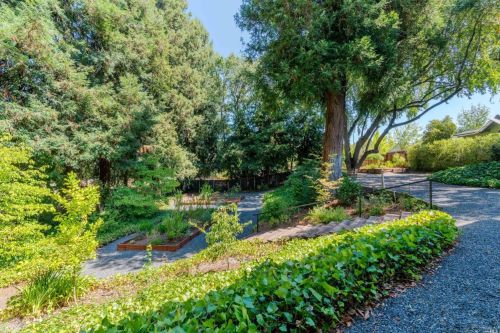 605 Dora Ave, Ukiah CA 95482-3926 exterior