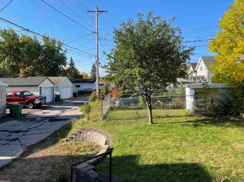 615 41st Ave, Duluth, MN 55807-1537