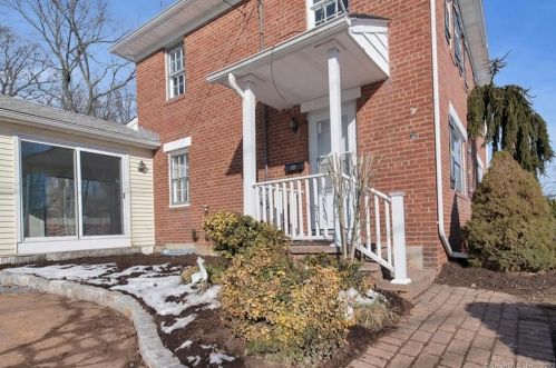 3 John St, Southington, CT 06489-4711