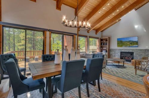 117 Basque Dr, Truckee CA  96161-3907 exterior