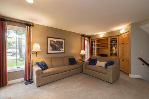 12566 Dover Dr, Saint Paul MN  55124-5238 exterior