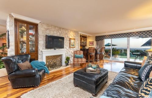 1629 Heather Ridge Dr, Glendale CA  91207-1035 exterior