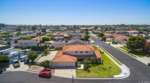 8371 Charloma Dr, Downey, CA 90240-3355