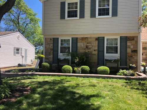 520 Springside Ln, Buffalo Grove, IL 60089-1655