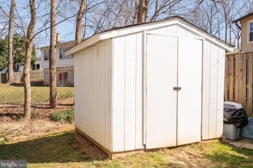 6705 Little Ann Ct, Springfield VA  22152-2629 exterior